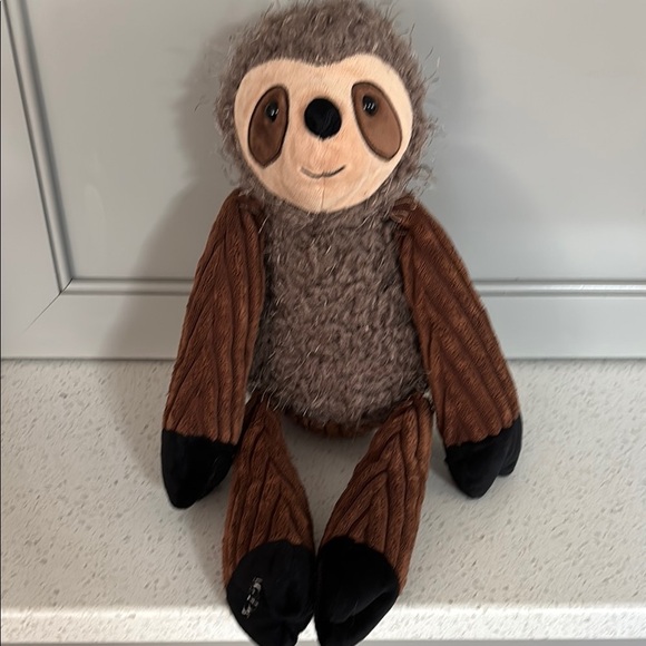 Scentsy Susie the Sloth buddy - Picture 1 of 5